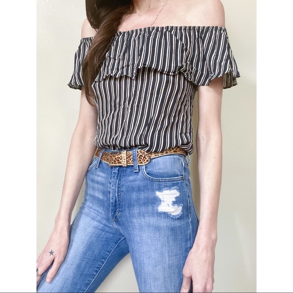 Reformation off the shoulder blouse - Picture 2 of 12